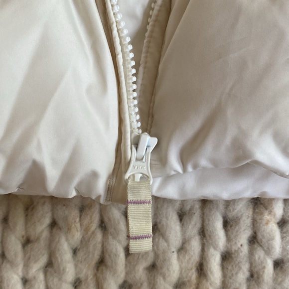 Lands End / Beige Puffer Vest - Picture 3 of 4